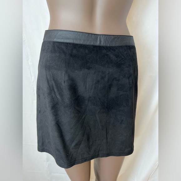 Button Up Mini Skirt - Picture 2 of 4